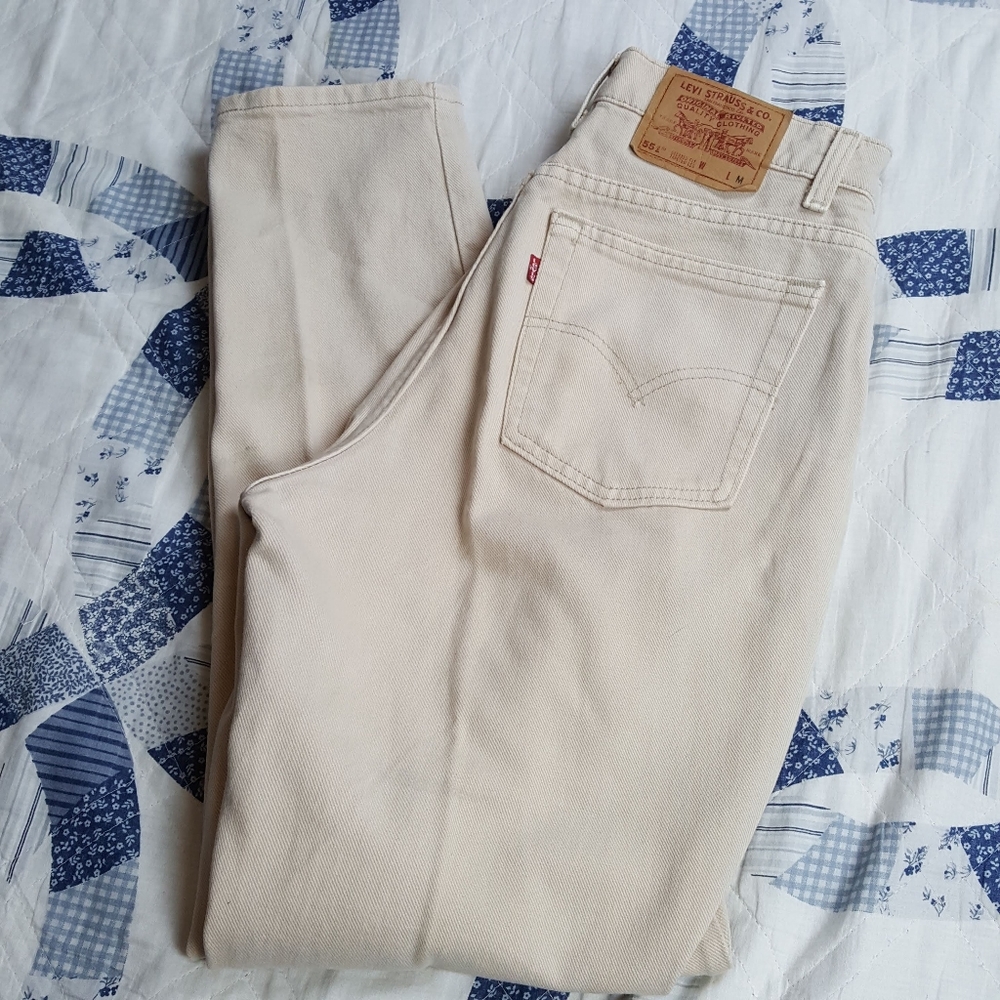 Pristine Levi's 551rlxd fit tapered leg white jean